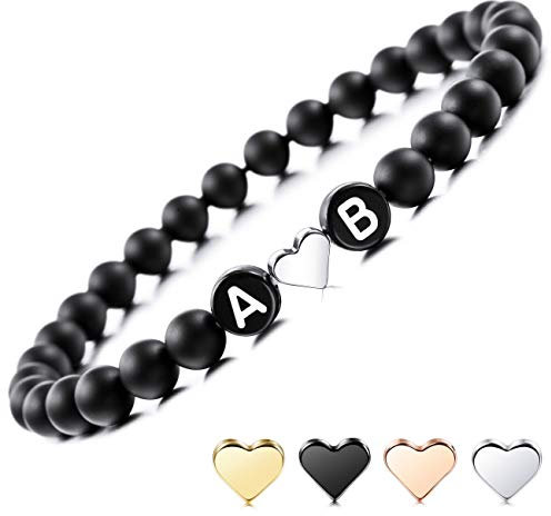 MeMeDIY Personnalisé Bracelet Initial Gravé Lettre Bracelets de Perles pour Copain Copines Couples Femmes Hommes Bracelet de Cheville Noir Agate Naturelle Pierres avec Coeur À La Main Onyx Cadeaux