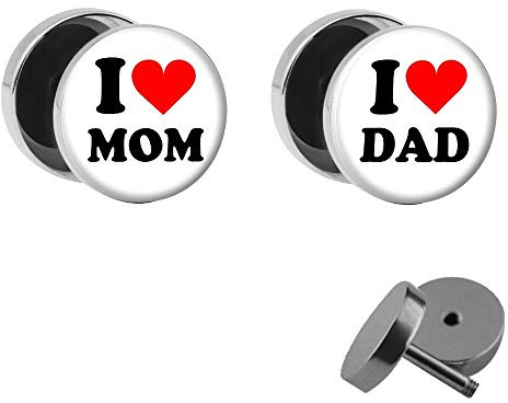 Treuheld® | Set - I Love MOM & DAD mit Herz - 2 Ohrstecker zum Schrauben mit Spruch - Fake Plugs - Ø 10mm - Weisse Ohrringe Fake Plug - Silber Ohrring mit farbigem Bild - Chirurgenstahl Faketunnel