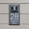 Numero de Maison Exterieur Personnalisables Plaque Numero Maison Solaires Personnalisés Adresses, Noms De Rue - LED Plaque Moderne pour Les Maisons, Les Hôtels (C, 18x32cm)