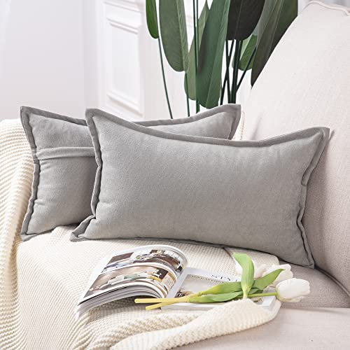 Madizz 2er Set kurzen Chenille Zierkissenbezüge weicher dekorativer Kissenbezug für Sofa, Schlafzimmer Kissenhülle Hellgrau 40x60 cm Rechteckig