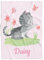 Personalisierte Babydecke Kinderdecke mit eigenen Namen, Kätzchenmotiv & Farbauswahl | Individuelle Baby Decke Namensdecke mit graue Katze Motiv (Kätzchen mit Ball) 80 x 110 cm