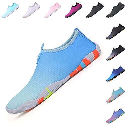 Chaussures Aquatiques Homme Femme Chaussure de Plage Confortable été Chaussette de Piscine Antidérapante Chaussures d'eau pour Yoga Surf Natation Mer Sport Aquatique Bleu Clair 38 EU