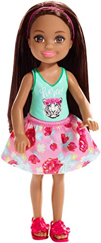 Barbie FXG79 Chelsea Puppe (brünett) mit Fierce top, Puppen Spielzeug ab 3 Jahren