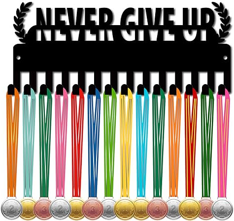 CREATCABIN Never Give Up Medaille Medaillenhalter Medaillenaufhänger Präsentationsständer Sport Metall Hängende Eisen Kleine Halterung Mit 14 Haken Für Wand Heim Abzeichen Fußball Schwarz 29x12cm