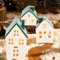 Weihnachtsdorf Mit Beleuchtung, Led Weihnachtsdeko Weihnachtshaus Aus Hochwertiger Keramik, Weihnachtsdorf Häuser Porzellan Häuser Weiß Winterlandschaft Deko Batteriebetrieben Teelicht Haus (3STK)