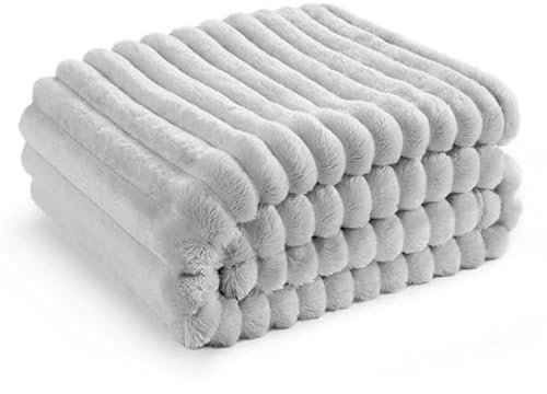 FEBE Kuscheldecke Grau 160x200 cm Flauschig Tagesdecke Fleecedecke Flanell Decke Sofadecke Für Couch Wohndecke Wendedecke als Sofaüberwurf oder Wohnzimmerdecke