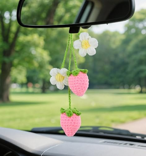 2er Set Auto Rückspiegel Anhänger Erdbeere, Rückspiegel Anhänger Erdbeer Handgefertigte Auto-Dekoration mit Blumen-Erdbeer-Design Hergestellt aus Polyester Vielseitig Geschenk für Frauen