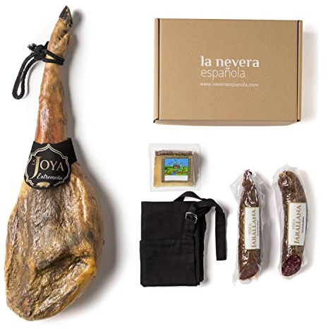 La Nevera Española - Lote de Jamón la Joya Extremeña, Chorizo y Salchichón Finca Jarallana, Cuña de Queso de Oveja y Delantal - Pack de Productos Nacionales