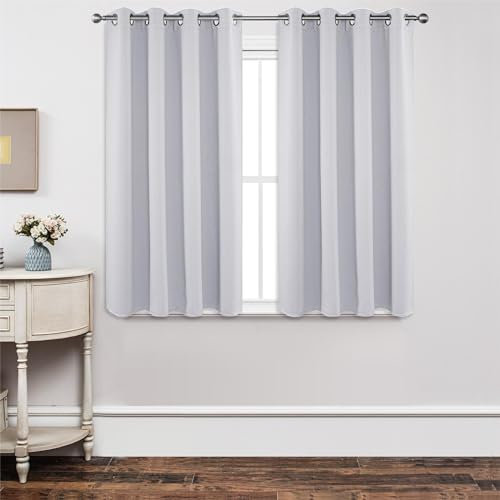 Joydeco Rideau Occultant 2 Pièces, Rideau Thermique Isolant Anti Chaleur Tenture Opaque à Oeillets Isolation Lumiere Anti UV Decoration Chambre Maison Salon Intérieurs (2xL117xH137, Gris Blanc)