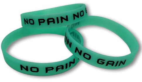 EKNA 3er-Set Fitness Armband No Pain No Gain zur Motivation - Silikonarmbänder in grün mit Leuchteffekt - Glow in The Dark Wristbands