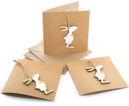 Logbuch-Verlag 3 Osterkarten quadratisch 15 cm aus Kraftpapier mit Osterhase Holzanhänger - Ostergrußkarte Osterpost verschicken