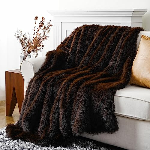 Battilo Luxuriöse Schokoladenbraune Kunstpelz-Decke 125x150cm, Extra Flauschige Lange Zottelige Decke für Bett & Sofa, Warme Kuschlige Plüschdecke für Wohnzimmer, Home Decor Geschenk