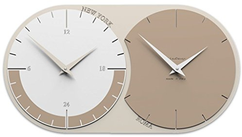 CalleaDesign 50 cm Orologio da parete con 2 fusi orari da personalizzare caffelatte