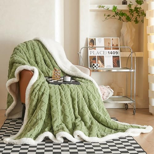 QOFLY Kuscheldecke Flauschig 150x200, Grün Dicke Warme Sofadecke Wohndecke kuschelig für Herbst und Winter, XL Sherpa Decke Couchdecke Überwurf Zweiseitige Fleecedecke