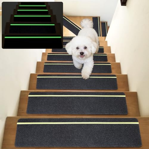 DEKEones 15 Stück Treppenmatten mit Glow in Dark Streifen, 76x20cm Treppenmatten Selbstklebend für Holztreppen, 100% Polyester TPE Rückseite Treppenteppich für Kinder, Ältere und Haustiere(schwarz)