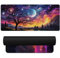 NiHome Gaming Mauspad XXL 900 x 400 mm, Groß Mauspad mit Rutschfester Gummibasis, Künstlerische Schreibtischunterlage für Laptop & PC, Verbessert Präzision und Geschwindigkeit (Sterne und Bäume)