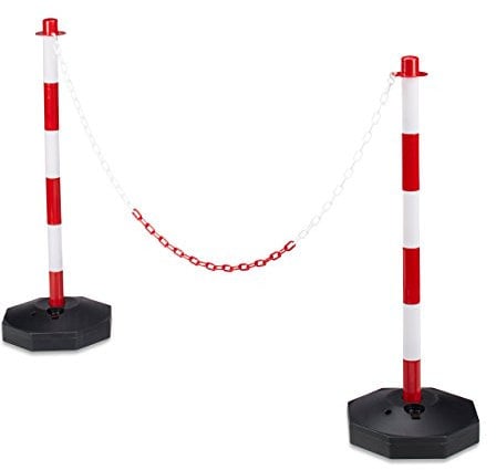 Relaxdays 2 Poteaux de signalisation et délimitation avec chaînes barrière de parking 82 x 56 x 28 cm Rouge-gris