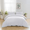 AYSW 16 Couleurs Sets de Housses de Couettes 240x260 cm Double Fermeture Éclair 3 Pièces Microfibre Brossée 100 Fils/cm² + 2 Taies d'oreiller 65x65 cm Blanc Parure de Lit Adulte 2 Personnes