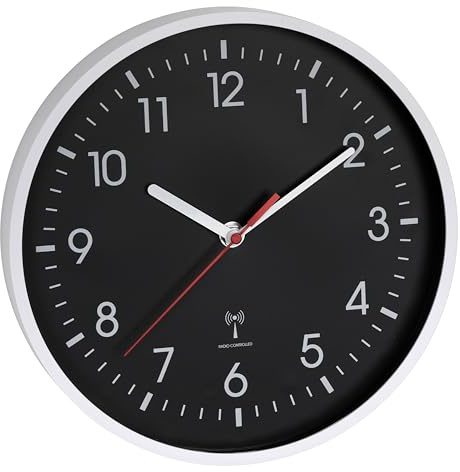 TFA Dostmann Analoge Funk-Wanduhr schwarz invertiert batteriebetrieben, 60.3550.20, modern, schwarzes Ziffernblatt, analoge Uhrzeit, Funkuhr, gut ablesbar, weiße Ziffern, Bürouhr