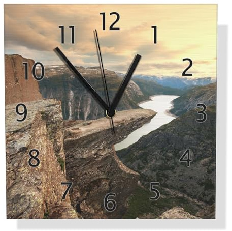 Wallario Design Wanduhr Felsvorsprung über Fjord aus Aluverbund, Alu-Uhr Größe 30 x 30 cm, Schwarze Zeiger mit Metalloptik