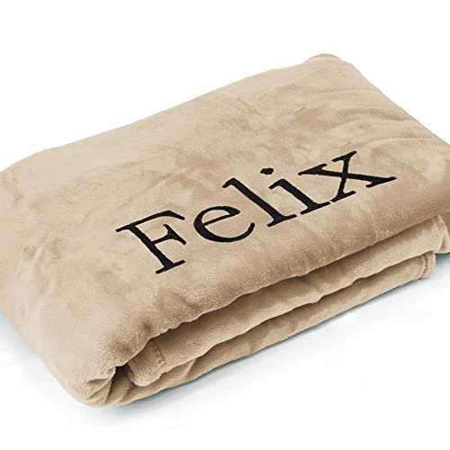 Deitert Kuscheldecke XXL mit Namen oder Wunschtext Bestickt - extra große 240x220 cm gemütliche Sofadecke Wohndecke, weiches Fleece, personalisiertes Geschenk für Männer und Frauen - Karamell