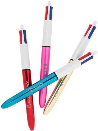 Stylo 4 couleurs personnalisé créé à l’aide du célèbre stylo - Gravure texte sur ce stylo pratique - Idée cadeau personnalisé pour un anniversaire, noël, fête des pères, maitresse