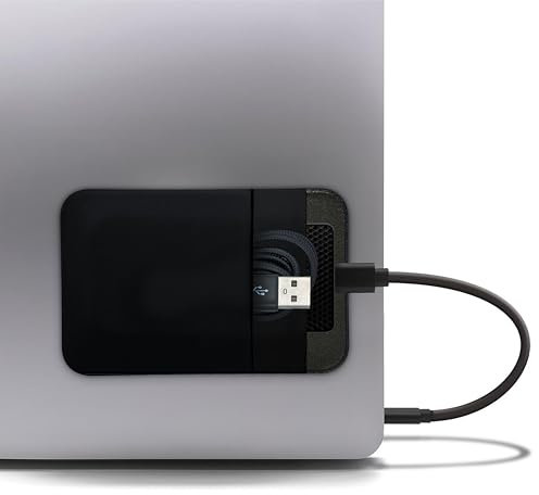 MyGadget Funda para Disco Duro SSD Externo - Pocket Adhesiva para Portátil - SanDisk | Samsung | Toshiba | Cable USB, etc. - Estuche Autoadhesivo - Negro