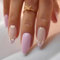 Pack de 24 Ongles en Amande à Coller, Courts, Français Blanc Fleurs, Ongles Artificiels, Vernis Glossy Press-on, Ongles Ovales Réutilisables, Faux Ongles Acryliques pour Femmes et Filles