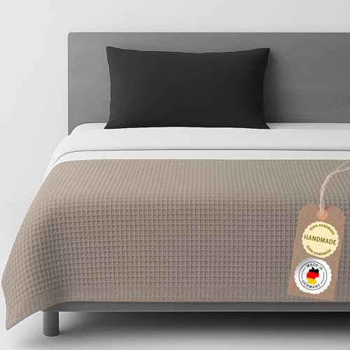chambry Tagesdecke 135x200 cm - 100 % Baumwolle Waffelstruktur - weiche & atmungsaktive Baumwolldecke - Zeitlose & waschbare Kuscheldecke, Möbelüberwurf, Couchüberwurf oder Bettüberwurf - Hell Grau
