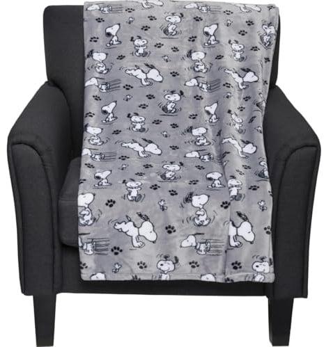 Berkshire Blanket & Home Co. Peanuts Gang Snoopy Happy Dance Samt-Überwurfdecke von Berkshire Blanket & Home Company, grau, 127 x 178 cm