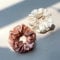 townssilk große Schleife Seide Krawatte, 100% reine Maulbeerseide, 22 Momme, haarfreundlich, luxuriös, elastisch, 2-teilig, weißer Diamant+Rose Diamant