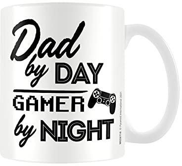 Pyramid International Dad by Day Gamer by Night Mug (One Size) (White/Black)