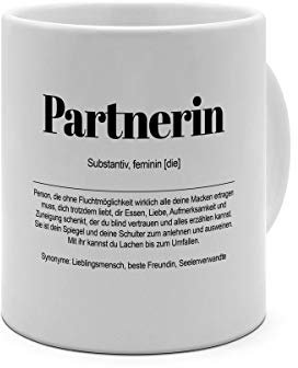 XXL Riesen-Tasse mit Definition Partnerin - Tasse mit Spruch, Wörterbuchtasse, Geschenktasse, witzig, Kaffeebecher, Becher, Jumbo-Tasse, Riesen-Becher - Farbe Weiß