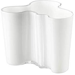 Iittala - Alvar Aalto Collection - Vase - mundgeblasenes, durchgefärbtes Glas - Opalweiß -(H/B/L): 12/15/12,5 cm