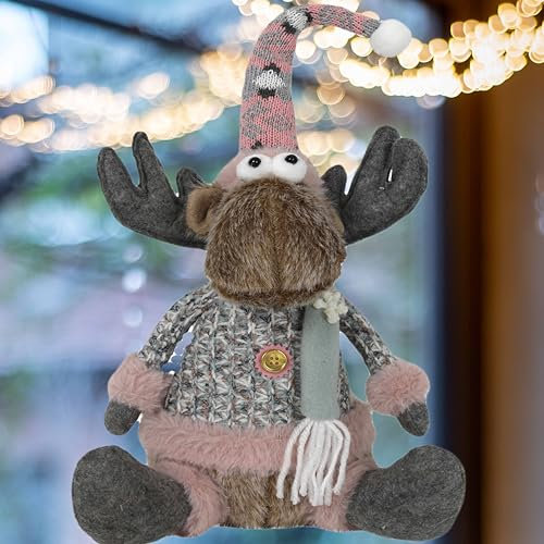KAMACA Deko ELCH/Rentier aus Stoff mit knuffigem Outfit ausgefallene Dekoidee oder zum Verschenken zu Winter Weihnachten (Rentier rosa grau sitzend 38x22x15 cm)