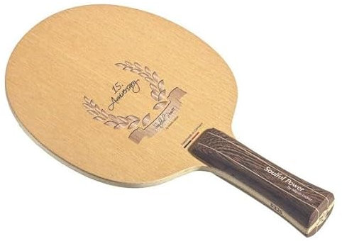 Martin Lodner Tischtennis Holz Soulful Power. Druckvolles, direktes Off Holz mit ZY-Faser für Guten Spin und viel Power. Das Eschendeckfurnier sorgt für einen klaren Anschlag. (gerade)