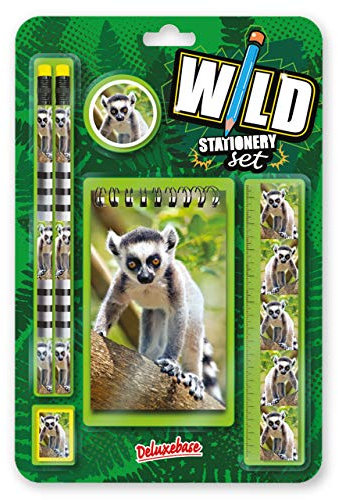 Wild Stationery Set - Ringmaki von Deluxebase. Diese niedlichen Stationären Schulsets für Mädchen und Jungen enthalten 2 Bleistifte, Radiergummi, Spitzer, Lineal und Notizbuch