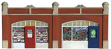 Wills SS18 Shops typical of those found at stations