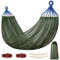 Hängematte Outdoor, Super weiche und atmungsaktive Netzhängematte aus Kühles-Nylon mit Holzstangen für Indoor, Balkon, Terrasse, Garten, Camping, Rucksackreisen