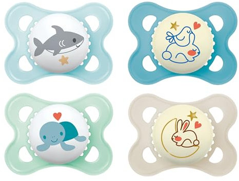 MAM Original Day & Night Matt Schnuller | 0-6 Monate | Schnuller-Set für Neugeborene | 94% Akzeptanz | beugt Zahnfehlstellungen vor | mit Zahnmedizinern entwickelt |SkinSoft Silikon|Hai/Hase | 4 Stück