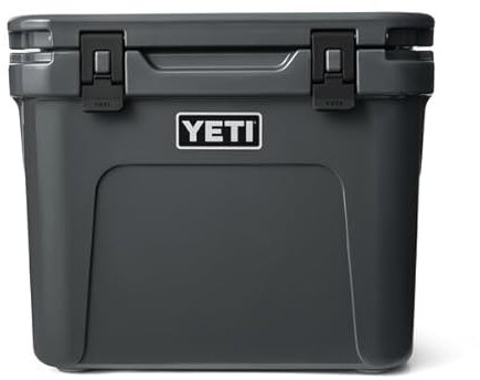 YETI Roadie 32 - Nevera con ruedas, enfriador duro aislado, color carbón