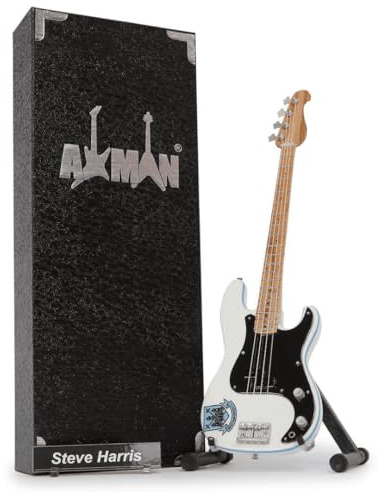 Steve Harris (Maiden): Bassgitarre – Miniatur-Gitarren-Nachbildung Musikgeschenke handgefertigtes Ornament im Maßstab 1/4 inklusive Schaubox, Namensschild und Miniatur-Gitarrenständer