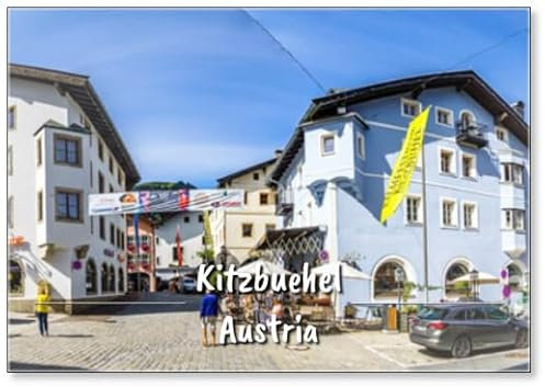 Kitzbühel, Österreich: berühmte Altstadt mit historischen Gebäuden und Geschäften in Kitzbühel auf Design 2, Kühlschrankmagnet