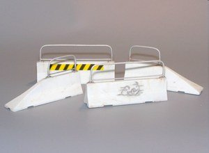 Plus model 383 - Straßenabsperrungen, lang