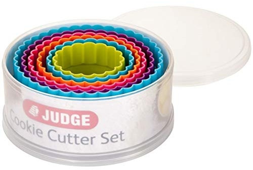 Judge 6 Piece Red Cookie Cutter, Round, 20 x 30 x 25 cm