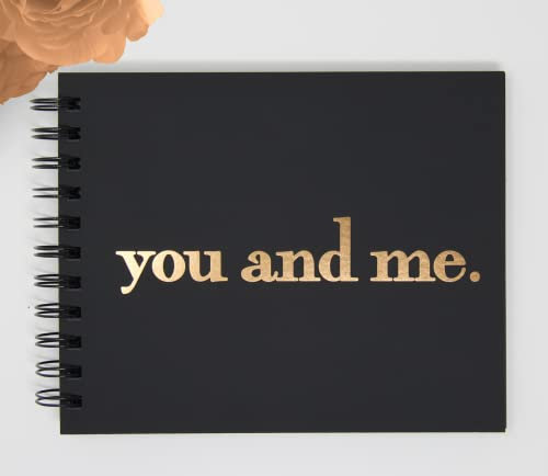 You and Me Fotoalbum für Hochzeitsalbum, geprägte Goldfolie, 15,2 x 19,1 cm, 90 leere Seiten, Softcover, Andenken, Hochzeitsalbum, First Christmas Married, Fotobuch Polaroid oder Instax Album (BK/Go)