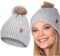 HEYO Damen Mütze Weiche Wintermütze mit Kunstfellbommel Leichte Bommelmütze Beanie Strickmütze gefüttert Mädels (Grau)