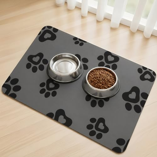 SARTNP Tapis de Nourriture pour Chien Absorbant d'eau - Tapis pour Bols de Nourriture et d'eau pour Chats et Chiens, Anti-Dérapant, sans Taches, Séchage Rapide (Dark Grey-Heart Paws, 30 x 50 cm)