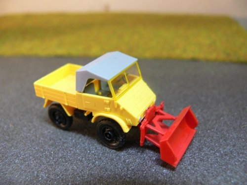 1/87 Epoche Unimog 411 gelb mit Räumschild 20402