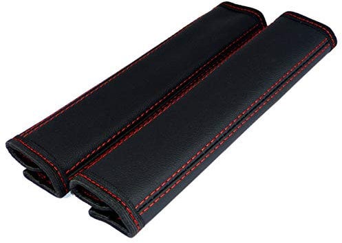 L&P Car Design GmbH A136 2 Stück Gurtschoner Gurtpolster Schulterpolster echtes Leder Echtleder Schulterschoner Schoner Polster Gurt Schulter Schwarz Naht Rot (2 Stück schwarz mit roter Naht)
